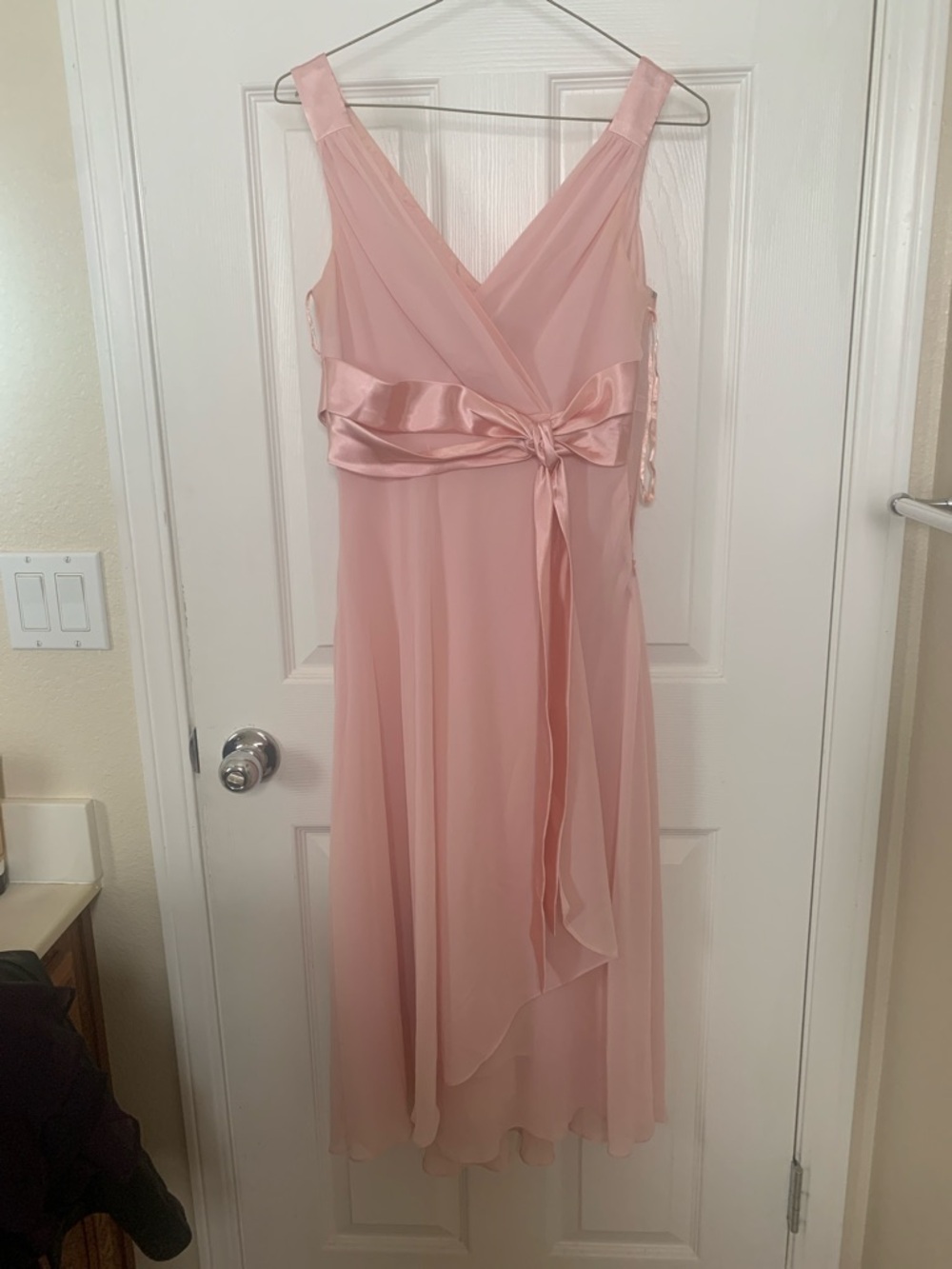 Evan Picone Pale Pink Chiffon Midi Dress with Satin Waist Bow